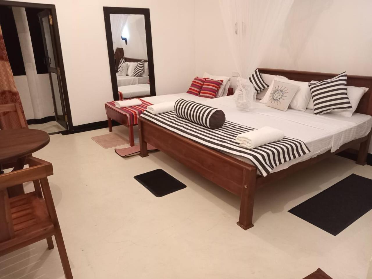 Little Villa Guest House Ahangama Exterior photo